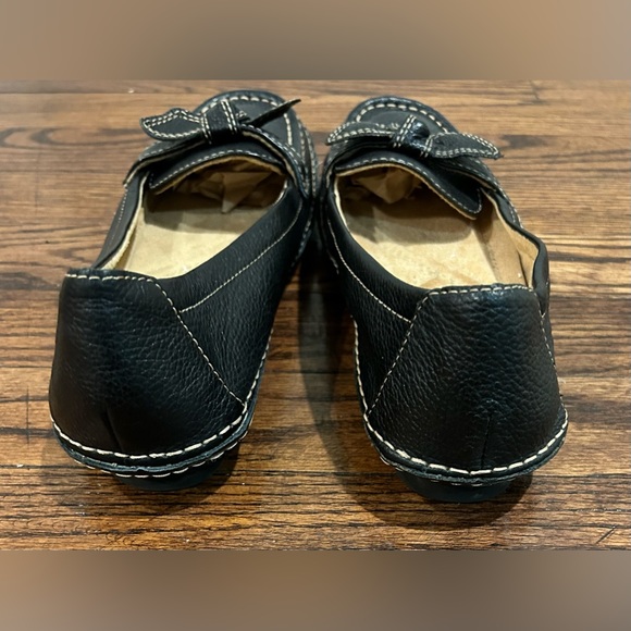 Women's NATURALIZER levity Shoes Black Leather Muted Slip On With Bow Sz 8.5M - Picture 2 of 5